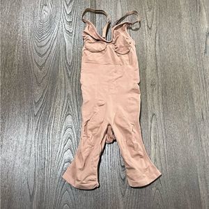 NWOT Skims Sculpting Bodysuit Mid Thigh Open Gusset - Size L/XL